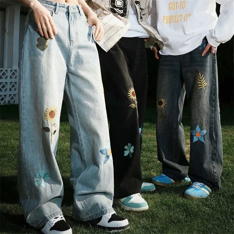 "Flowers in the Meadow" Floral Embroidered Baggy Jeans — dettaglio