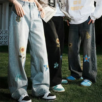 "Flowers in the Meadow" Floral Embroidered Baggy Jeans — dettaglio