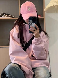 Gorpcore Pink Track Windbreaker Jacket — dettaglio della stampa