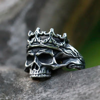 Gothic Crowned Skull Ring — vista posteriore