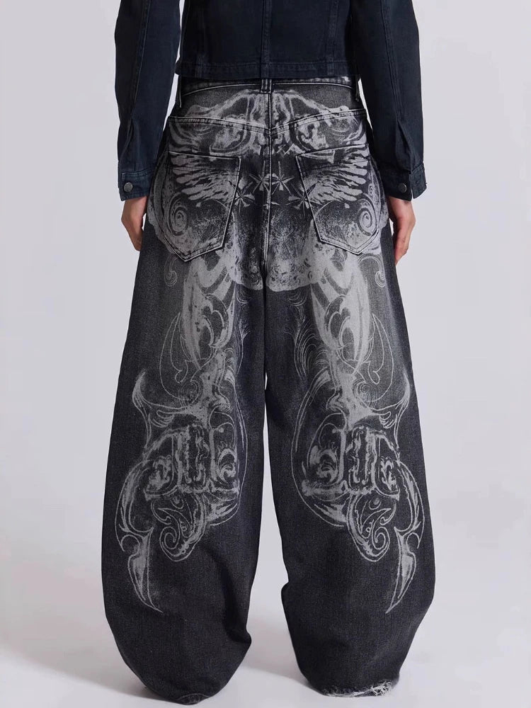 Gothic Vintage Graphic Distressed Jeans — dettaglio