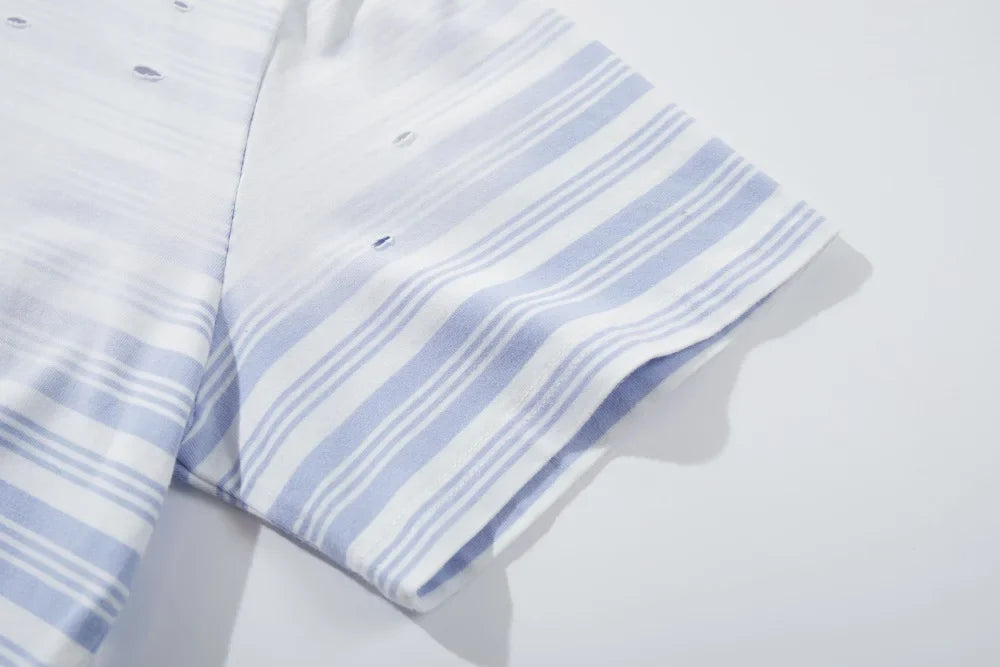 Gradient Washed Striped Polo Shirt — dettaglio della stampa