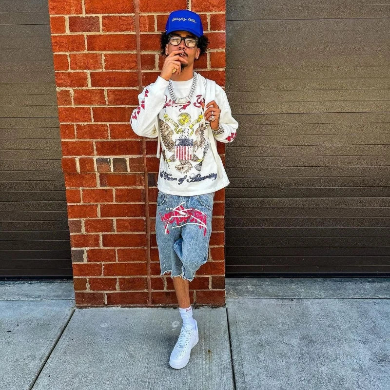 Graffiti Graphic Rhinestone Distressed Shorts Jorts — dettaglio