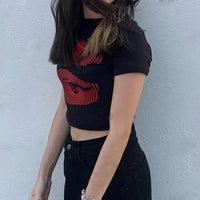 Graphic Crop Top — dettaglio della stampa
