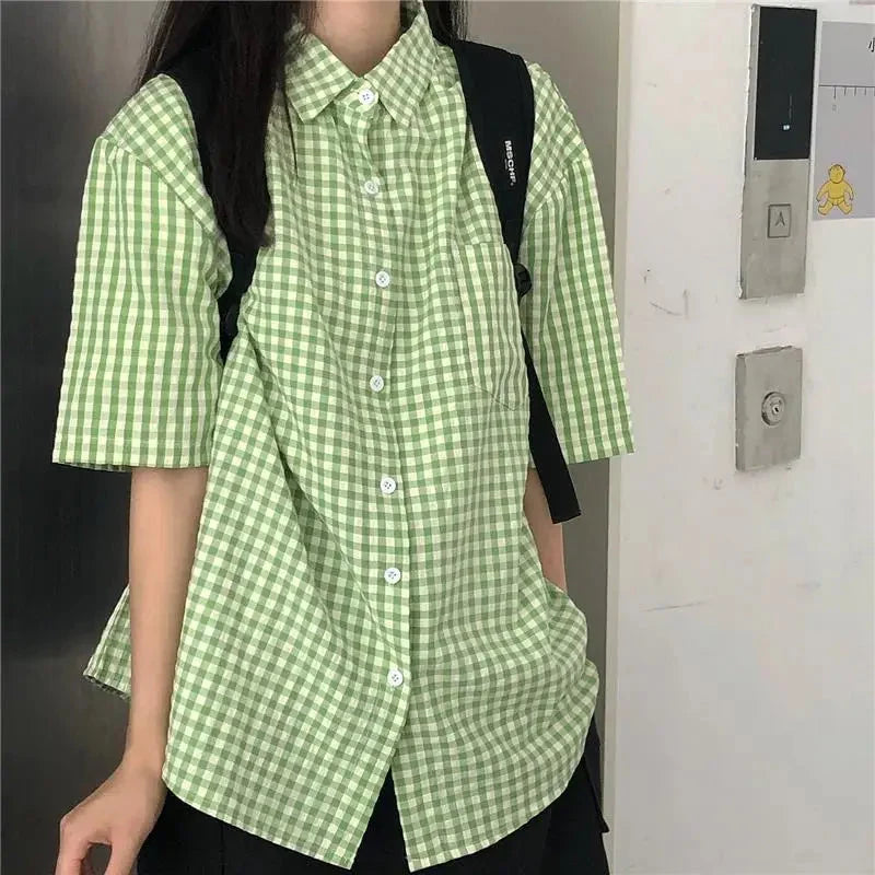 Green Plaid Oversized Short Sleeve Button Up Shirt — vista posteriore