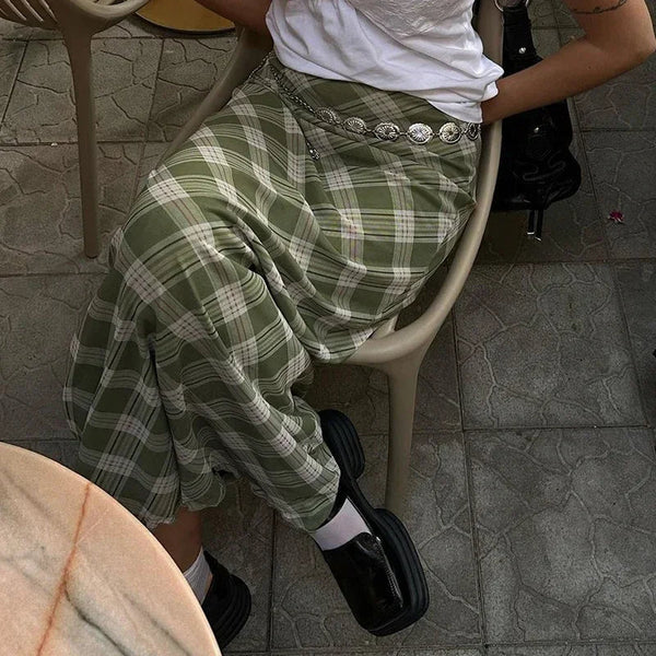Green Striped Plaid Midi Skirt — vista frontale