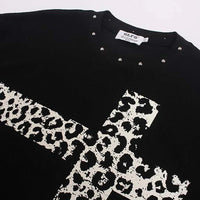 Grey Scale Leopard Print Cross Long Sleeve Top — in alternativa
