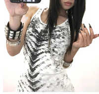 Grunge Monochrome Tank Top — dettaglio della stampa