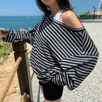 Grunge Off Shoulder Striped Long Sleeve Top — dettaglio