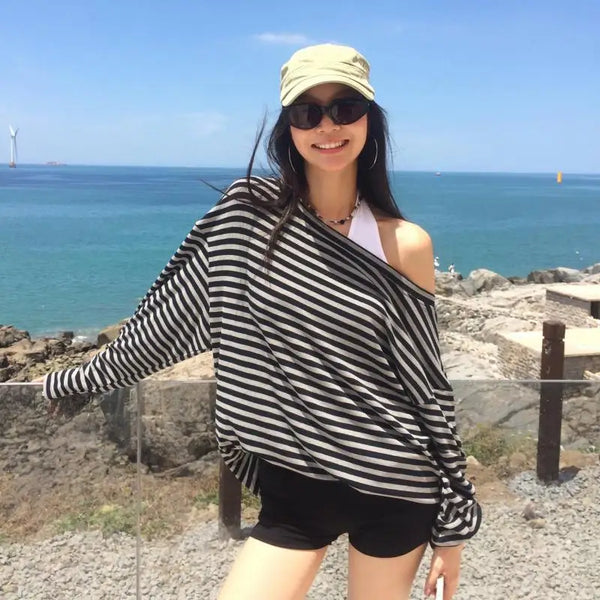 Grunge Off Shoulder Striped Long Sleeve Top — vista frontale