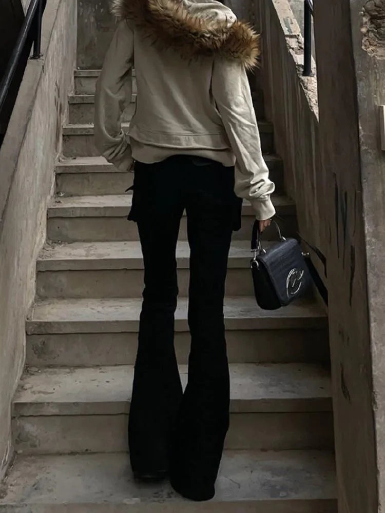Gunsliger Black Low Waist Flared Jeans — vista posteriore