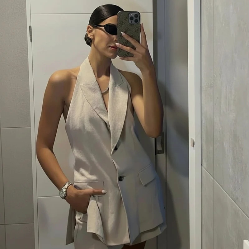 Halter Sleeveless Low Cut Top Vest — vista frontale
