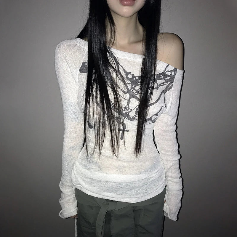 Hanging Chains Airy Long Sleeve Graphic Off Shoulder Top — vista posteriore