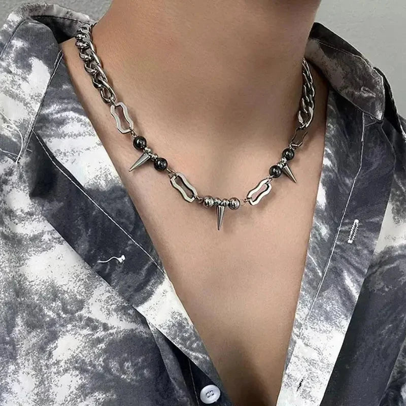 Hanging Rivet Splicing Bead Necklace — in alternativa