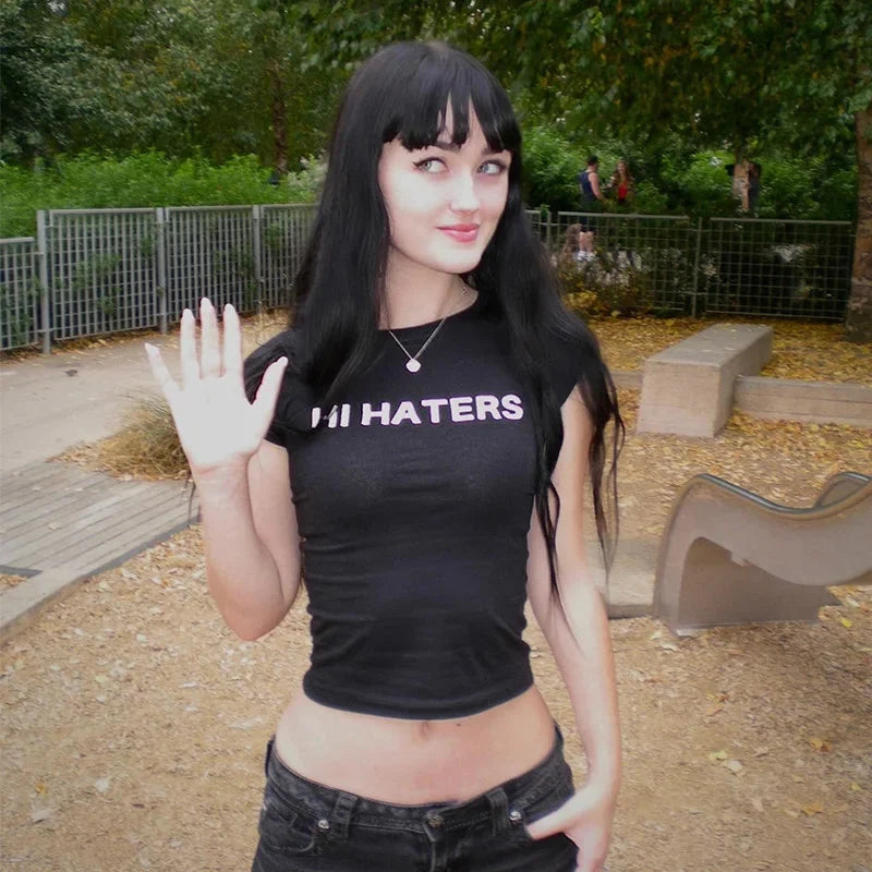 Hi Haters Bye Haters Graphic Crop Top — in alternativa