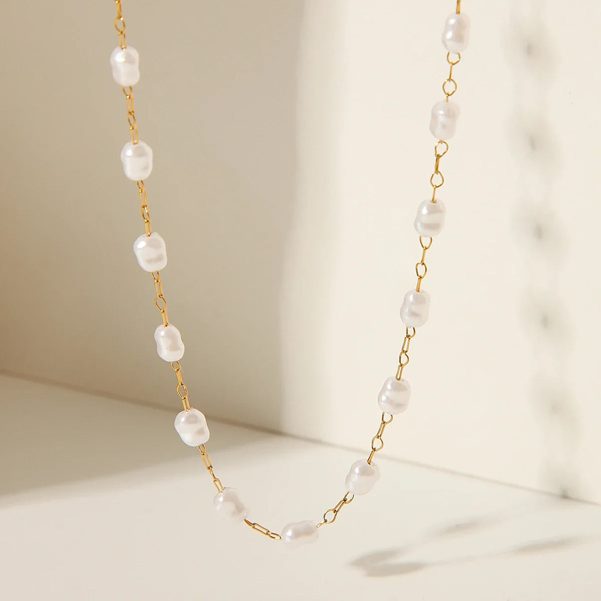 Imitation Pearl Sequence Chain Necklace — vista frontale