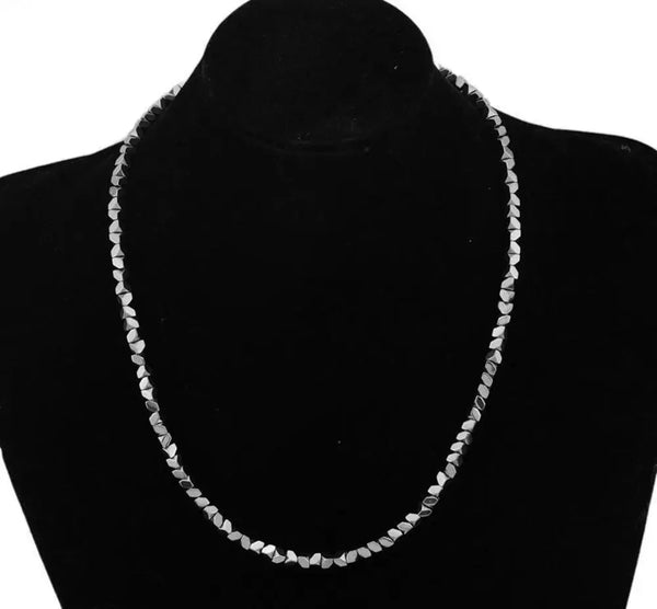 Irregular Chunk Steel Necklace — vista frontale