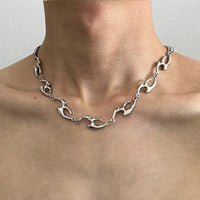 Irregular Flame Decal Necklace — in alternativa