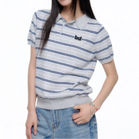Kitty Striped Polo Shirt — dettaglio della stampa