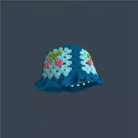 Knit Bucket Hat — dettaglio della stampa