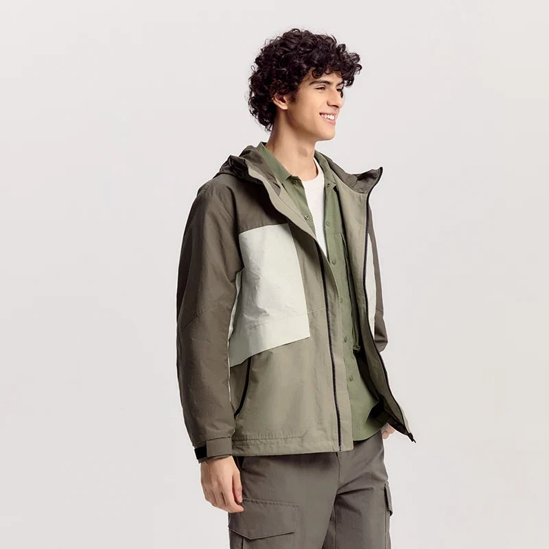 Layered Windbreaker Jacket — dettaglio