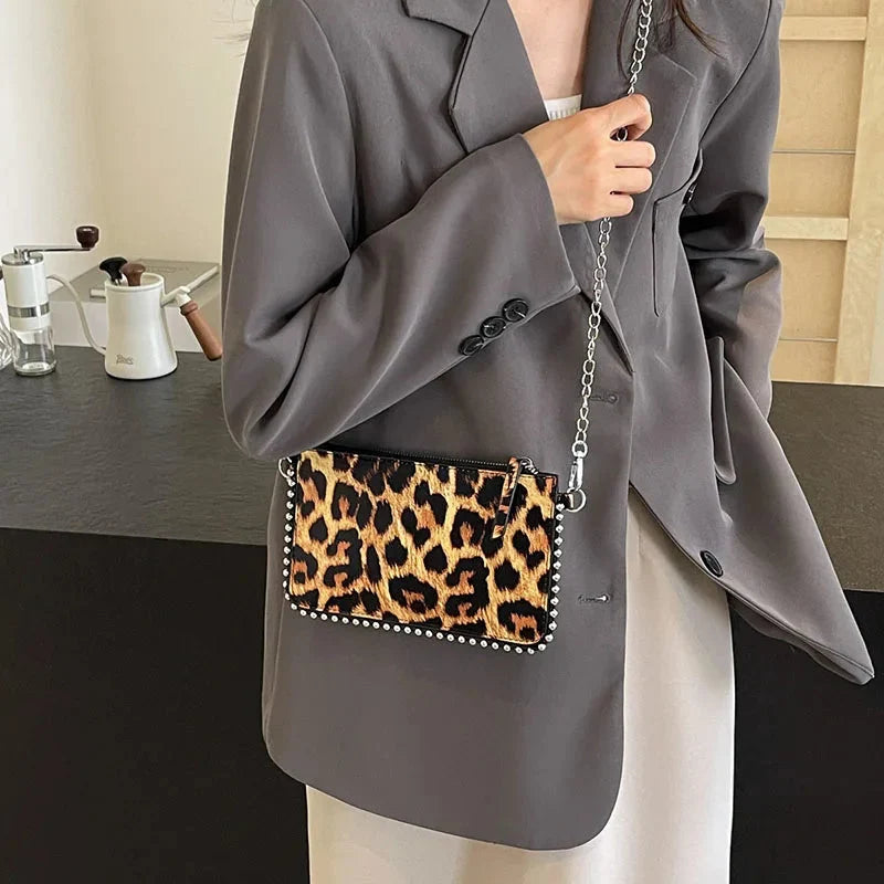 Leopard Leather Mini Handbag — vista laterale