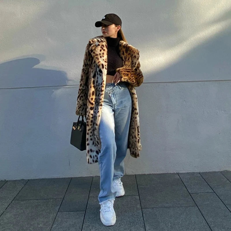 Leopard Print Faux Fur Long Coat — vista posteriore