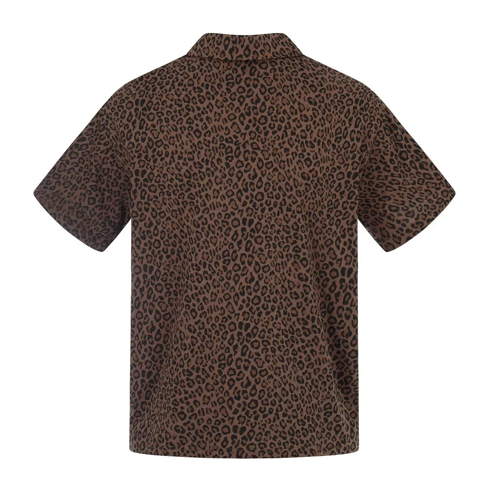 Leopard Print Graphic Polo Shirt — dettaglio della stampa