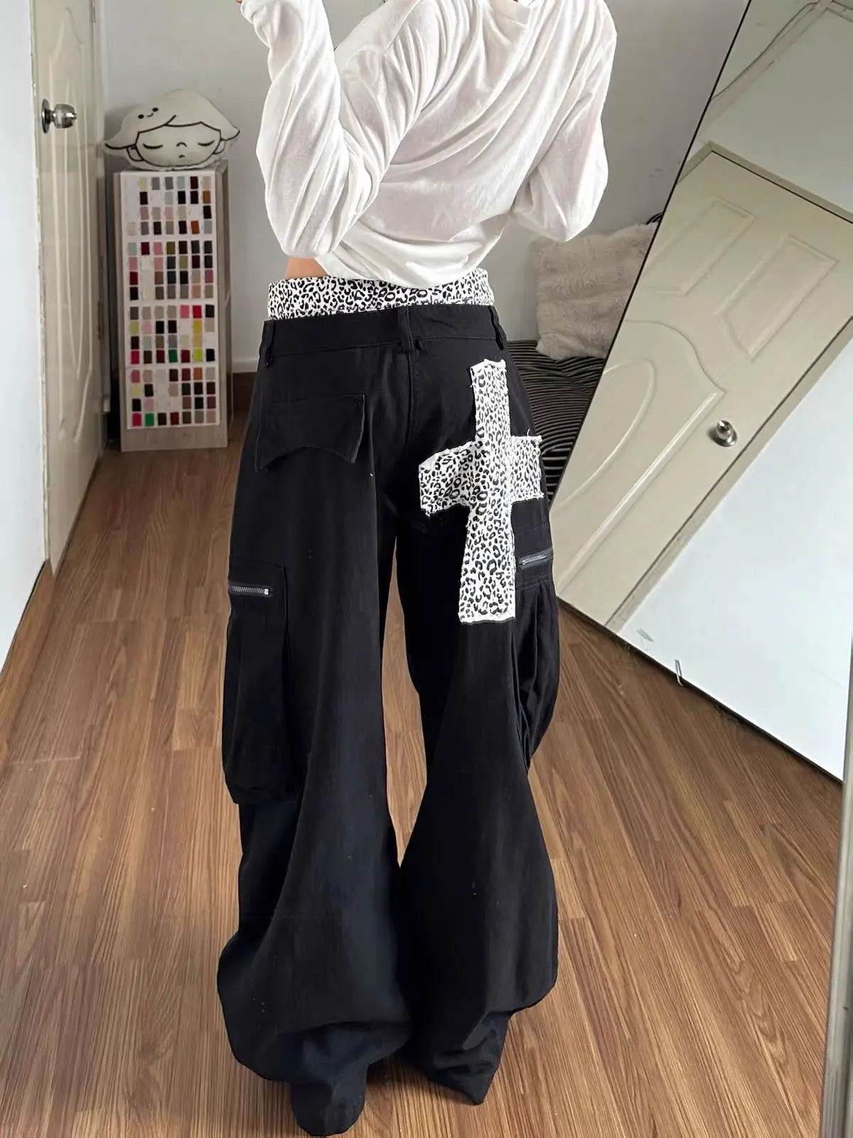 Leopard Print Patchwork Cross Double Waist Baggy Barrel Jeans — dettaglio della stampa