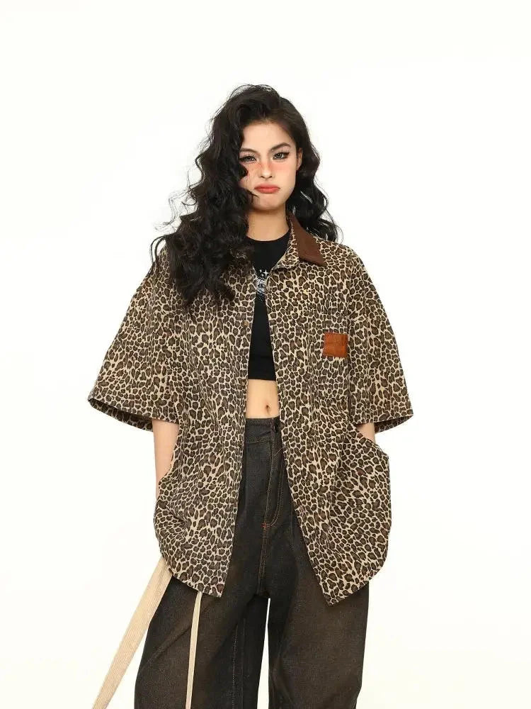 Leopard Print Short Sleeved Baggy Button Up Shirt — vista posteriore