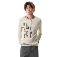 Letter Print Henley Button Long Sleeve Top — dettaglio della stampa
