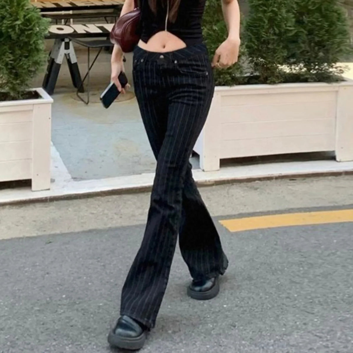 Low Rise Pinstripe Black Flared Denim Jeans — in alternativa