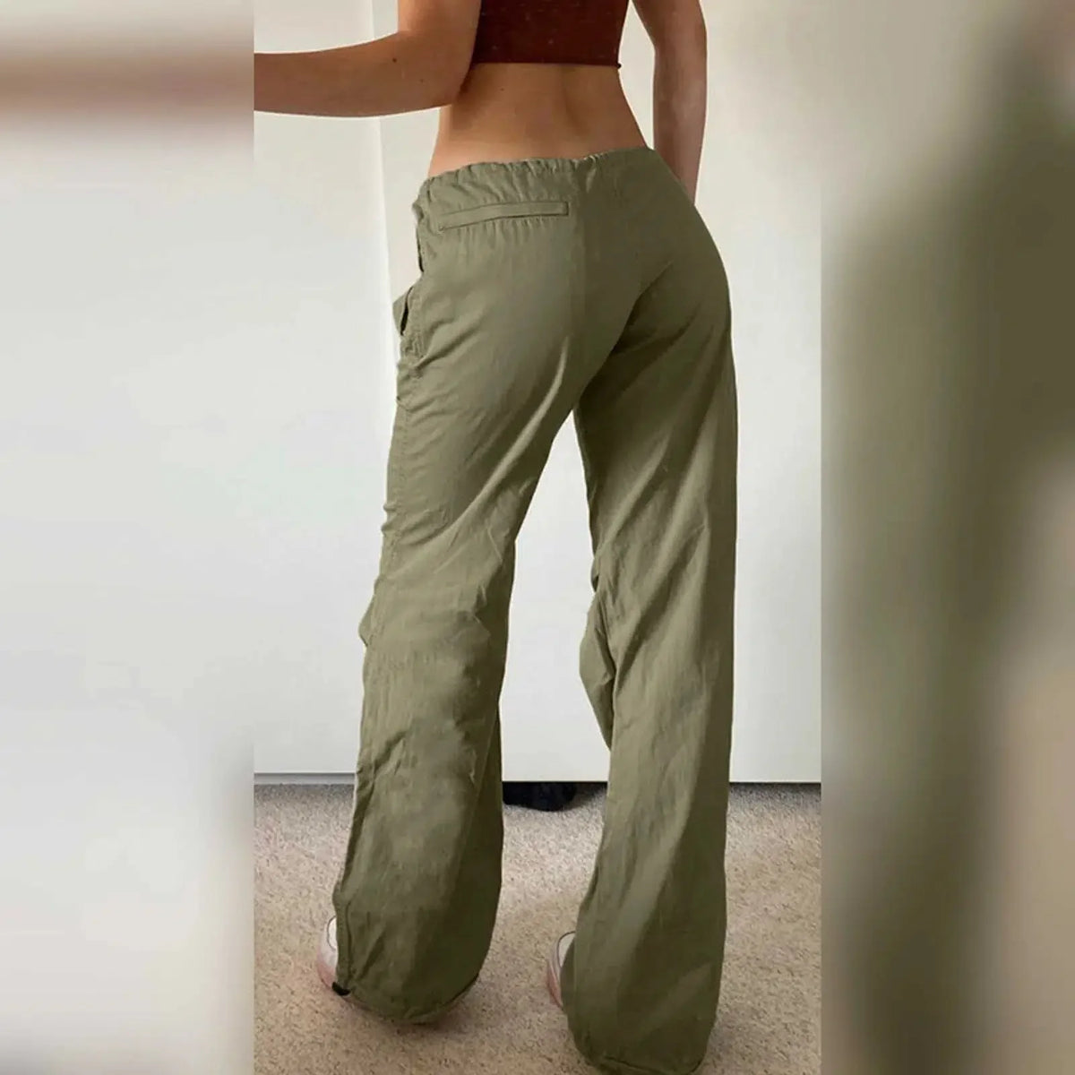 Low Waist Cargo Trousers — dettaglio della stampa