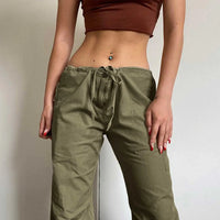 Low Waist Cargo Trousers — vista laterale