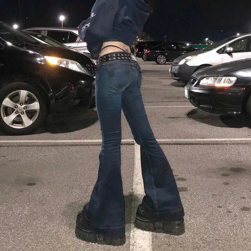 Low Waist Flare Jeans — vista posteriore