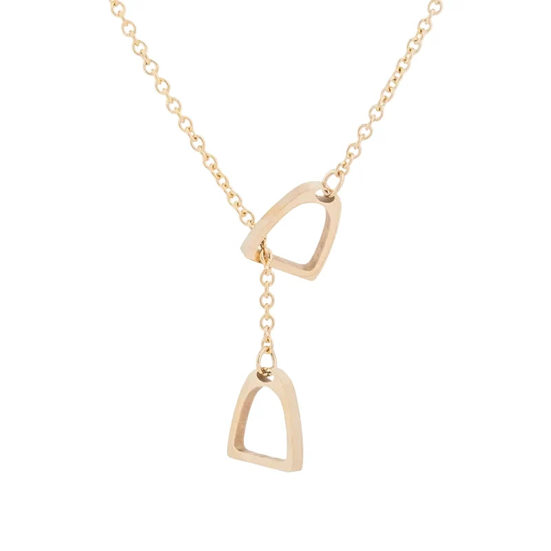Lucky Horseshoe Overlap Pendant Necklace — vista frontale