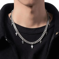 Mini Cross Pendant Cuban Chain Necklace — vista frontale