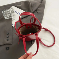 Mini Leather Crossbody Handbag — dettaglio