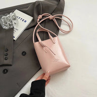 Mini Leather Crossbody Handbag — dettaglio