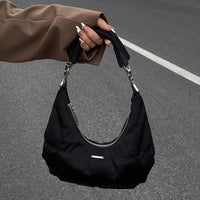 Mini Purse Crescent Handbag — dettaglio