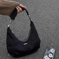 Mini Purse Crescent Handbag — dettaglio della stampa