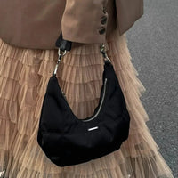 Mini Purse Crescent Handbag — vista laterale