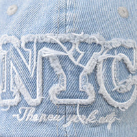 NYC Letter Embroidered Baseball Cao — dettaglio del tessuto