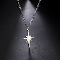 North Star Pendant Necklace — dettaglio