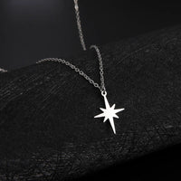 North Star Pendant Necklace — vista posteriore