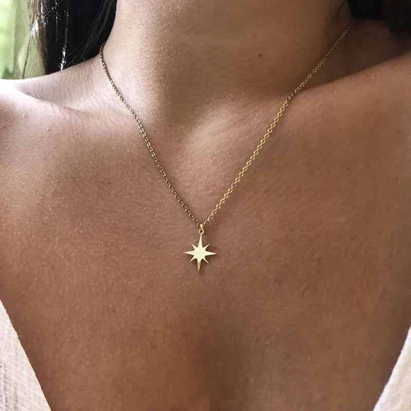 North Star Pendant Necklace — dettaglio