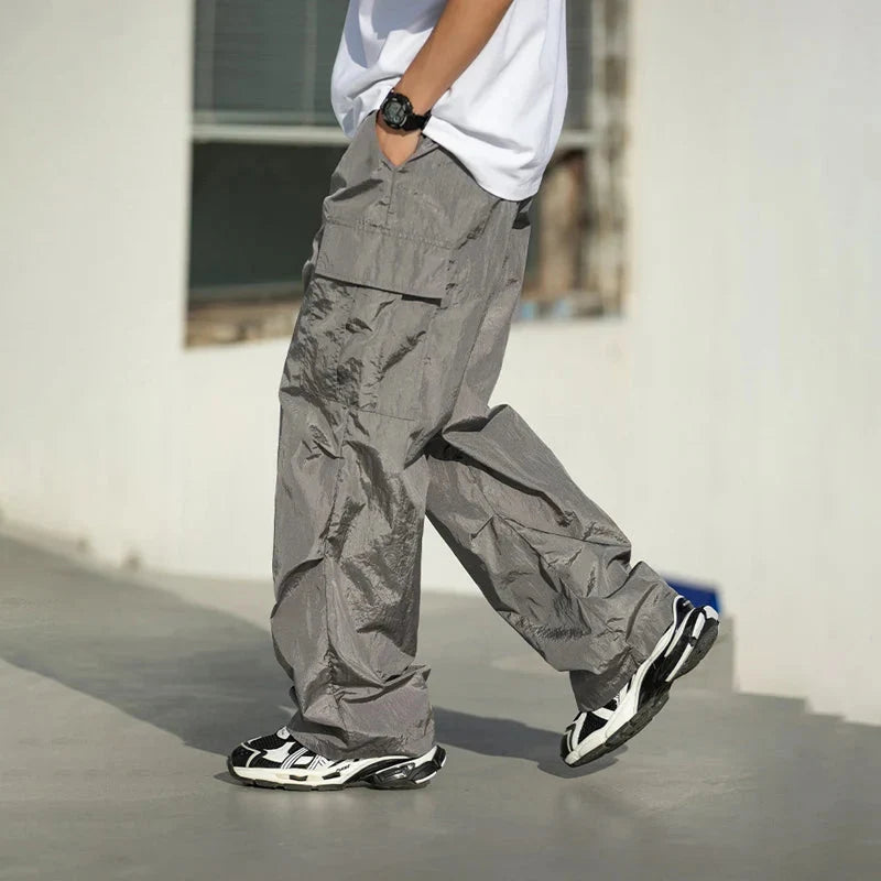 Nylon Parachute Trackies — vista laterale