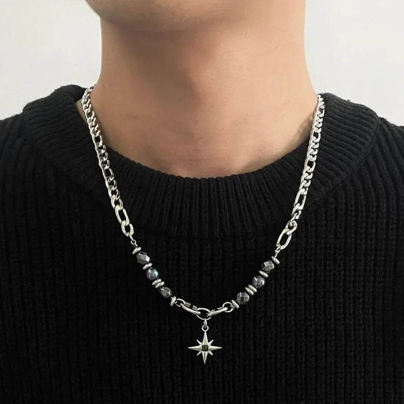 Obsidian Star Pendant Necklace — vista posteriore