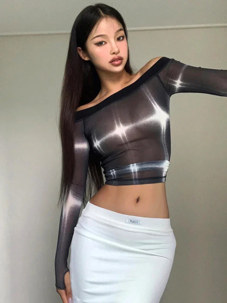 Off Shoulder Print Long Sleeve Mesh Crop Top — vista laterale