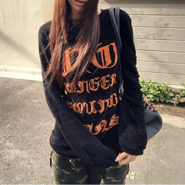Orange And Black Graphic Long Sleeve Top — vista frontale